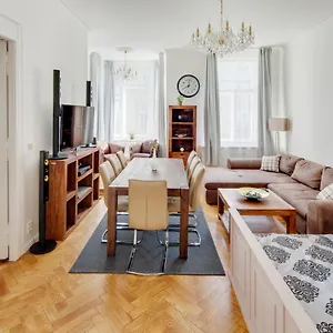 Old Town Square 4* פראג